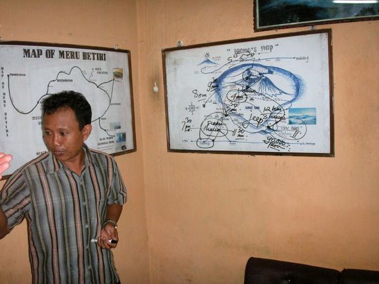 Im Informationszentrum werden die unterschiedlichsten Möglichkeiten zur Besteigung bestens dargelegt.