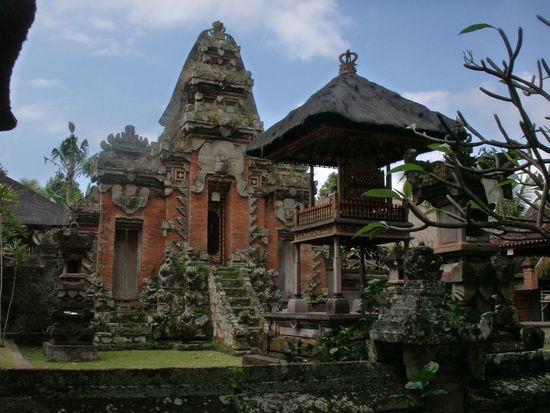 und wie es begonnen hat, so endet es auch - am Tempel!