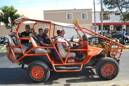 leider durften wir nicht selbst das steuer bedienen - der fahrer wurde nicht umsonst liebevoll "micael schuhmacer" der dünen genannt ...