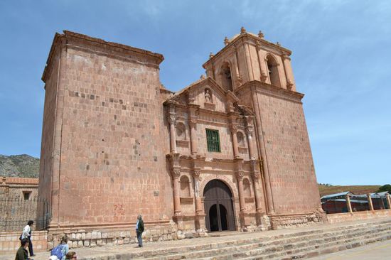 1. Stopp: Pukara  (3.876m)
Ein informativer Museumsbesuch über die Anfänge der Inka-Kultur lässt uns aufhorchen.