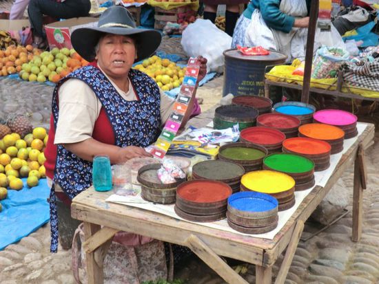 Hier erwartet uns als erstes der imposante Markt im Zentrum.
