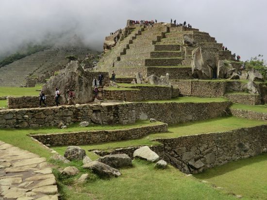 erleichterung !
trocken, warm, sonnig. ab mittags bestes wetter !
wir erkunden jeden winkel der stadt, die kameras glühen.
