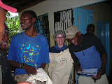 Guide, Cook und Esther bei der Diplomuebergabe