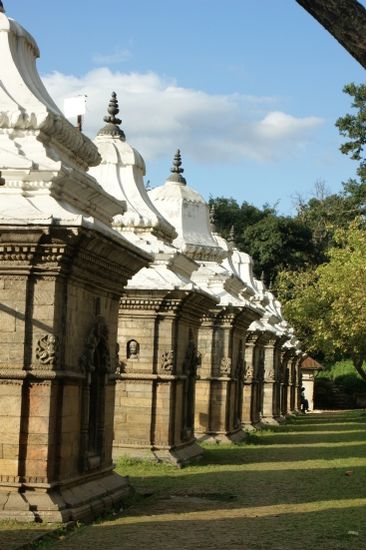 Kleine Tempel auf der Seite der Zuschauerterassen.