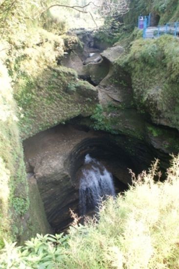 Das da unten ist der Wasserfall... genannt Devis Fall