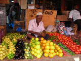 Fruechtestand im Darajani Mark in Stone Town