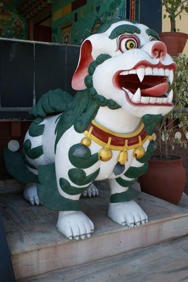 Schneeloewe - Eingangswaechter der Gompa