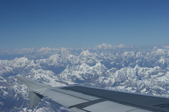 So hatten wir den beliebten 45 Minuten-Everst-Flug "included" - oder sogar viel schoener, wie Gine und Peter, welche diesen Flug bereits gemacht hatten, meinten!