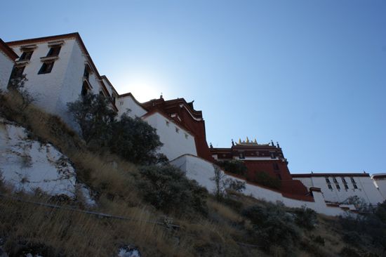 Potala von unten,...
