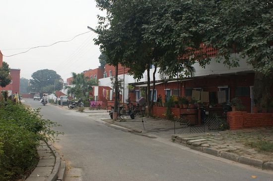 Die Wohnquartiere sind alle ziemlich aehnlich und sind in verkehrsberuhigten Zonen.