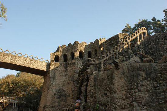 ... und Gaudhi-aehnliche Bauten.