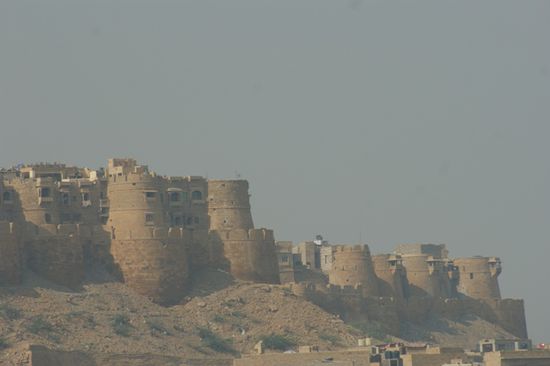 Blick zurueck zu den Mauern des Forts mit den 99 Bastionen (Im Bild sind nur 9 davon sichtbar!)