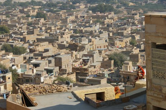 Blick auf die Sandstein-Stadt Jaisalmer