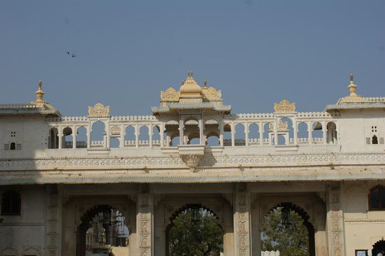 Das Haupteingangstor des Palastes.