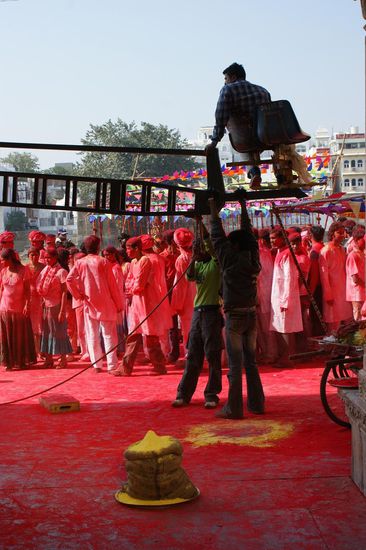 Unterwegs in den Gassen Udaipurs standen wir ploetzlich vor einem Filmcasting.