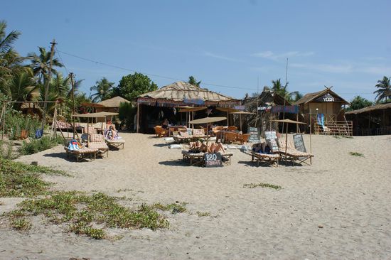 Ungestoert faulenzen direkt vor dem Restaurant des "Laughing Buddha"