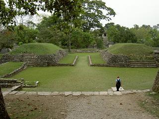 Der Ballspielplatz der Mayas