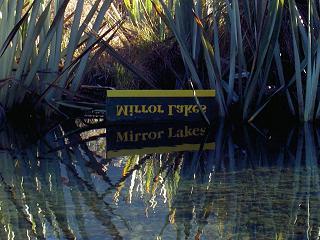 Der Spiegelsee mit besonderem Schild