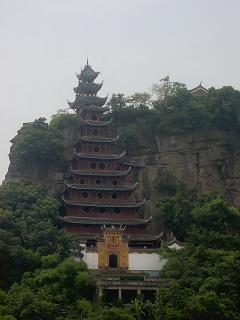 Die Pagode an der Steinwand