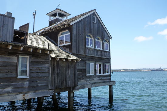 Ein Restaurant im Seaport Village, einem kleinen Einkaufsparadies.