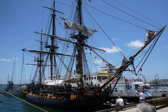 Im Hafen lagen eine Menge schöner Schiffe vor Anker. Zugegebenermaßen handelt es sich bei diesen beiden um Museumsstücke.