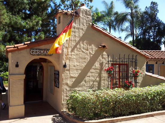 Die deutsche Botschaft ... endlich habe ich sie gefunden. Tja, hier wurde geklotzt und nicht gekleckert ;o)