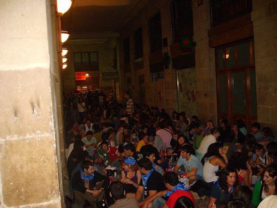 War mal a Foto wert. Aufm Boden sitzen tuen se naemlich wirklich gern!!!