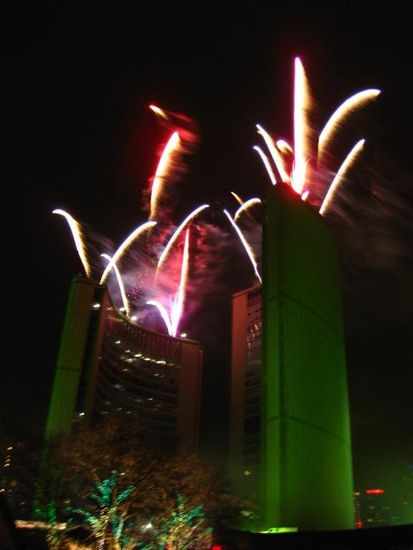 Feuerwerk vom Dach der City Hall