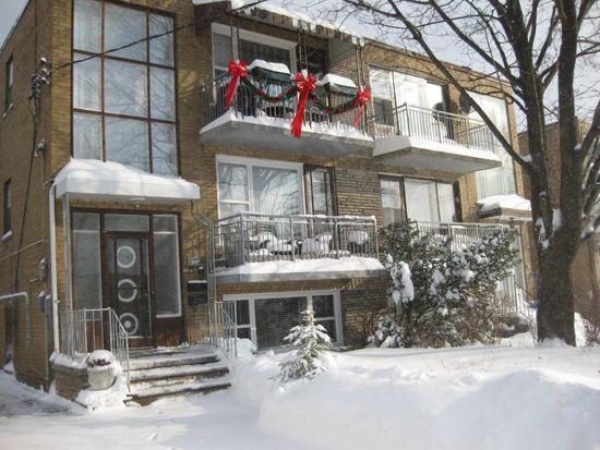 Mein Haus und Schnee...ich wohne unten...also das was eingeschneit ist 