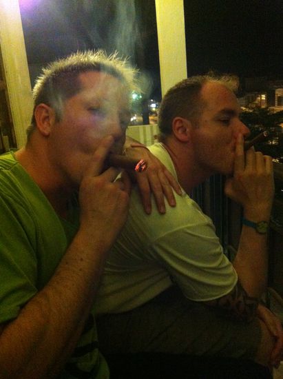 Wir haben dazu noch einen Cuba Libre und eine feine Zigarre vernascht.