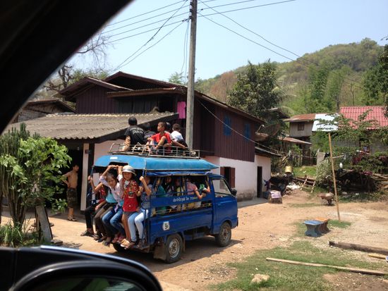 Mit diesem Taxi wollten wir erst zum Koung Si Waterfall fahren...