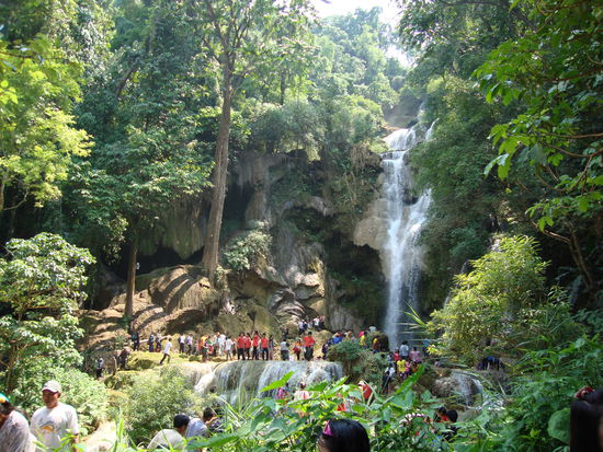 Es ist hier auch möglich nach oben zu steigen, um einen Blick über die schöne Landschaft zu genießen.