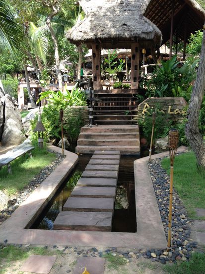 Eingang Restaurant (andere Ansicht). Besoffen solltet ihr hier nicht entlang gehen.