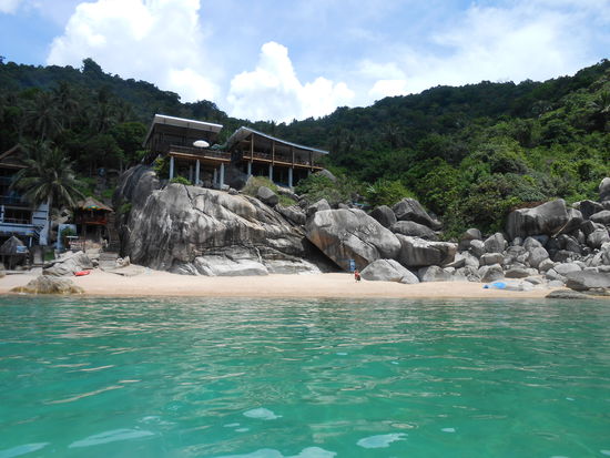 Nach dem ersten Schnorchelstop halten wir hier um zu Essen in der Mango Bay