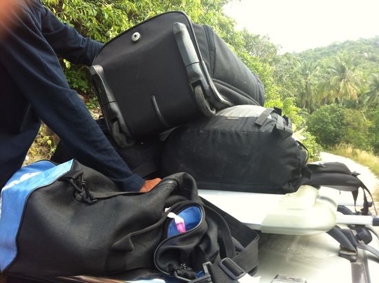 fliegt der Typ aber im gleichen Tempo mit   