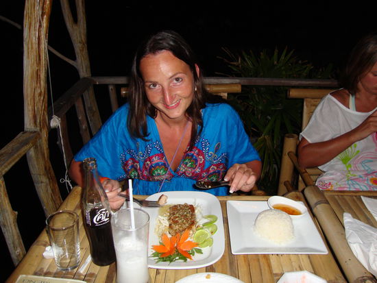 Wir hätten eigentlich nichts bestellen brauchen, aber das wussten wir leider vorher nicht. Martina hatte einen Blue Marlin Fisch, der sehr, sehr lecker war. Ich hatte solch einen gestern auch gegessen.