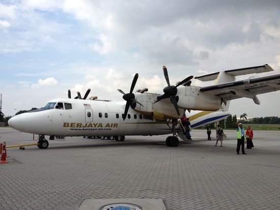 Abflug mit einer wirklich nicht ganz neuen Maschine. Kompliment an meine Gruppe, dass auch jeder eingestiegen ist. 
Ich bin das Ding schon mal vor 2 Jahren geflogen, aber damals war es ein absolut Neues.