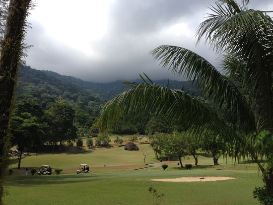 Hier sind wir schon in unserer Anlage (mit Golfplatz), im Berjaya.