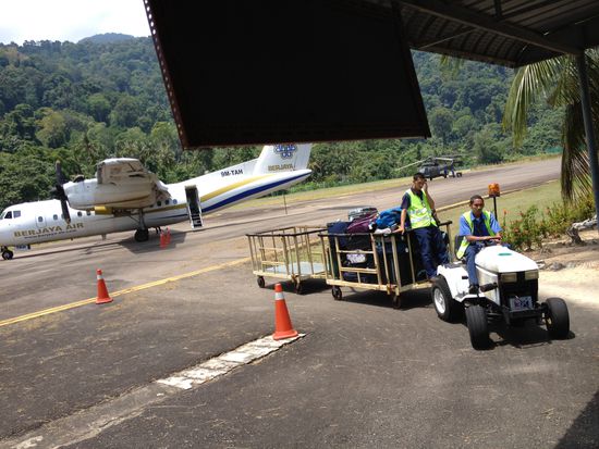 Da kommt das Gepäck angefahren...