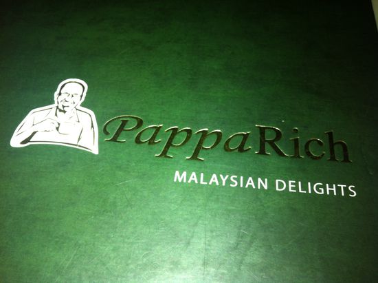 Für die Partypeople in der Heritage Row ist es anscheinend noch zu früh, da hier leider nicht viel los ist... Egal, dann gehen wir mal zum
PappaRich a weng happa happa machen.