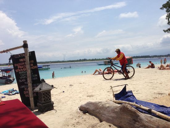 Der örtliche Langnese-Händler vom Strand