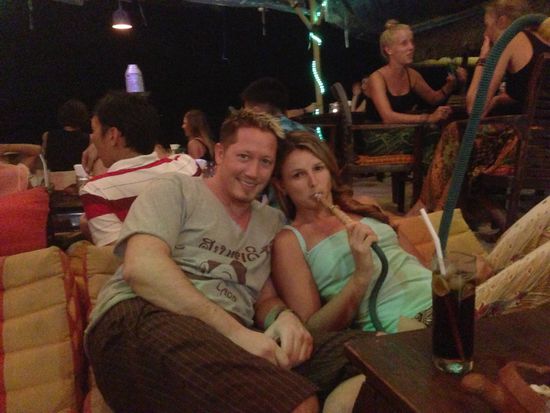 Chillen beim Inder mit Wasserpfeife.
Anschließend sind wir kaputt ins Bett gefallen, nach so einem anstrengenden Strand-Tag