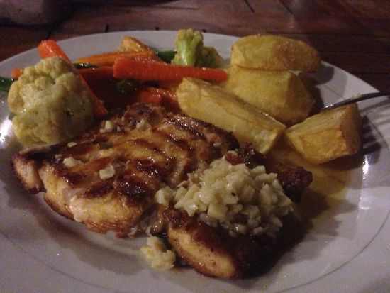 Sooo, letztes Abendessen auf der Insel 
Es gab ein Red Snapper-Filet mit einer "dezenten Prise" Knoblauch 