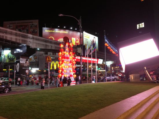 Zum abendlichen Abschluss gibt es noch einen kurzen Spaziergang zu unseren Lieblingsverkäufern