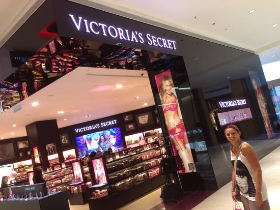 uuuuhhiiiii... Christine sieht den Laden zum ersten Mal 
Jedem ist jetzt klar, dass sich die nachfolgenden Sendungen verspäten, genauso wie die Deutsche Bahn... 
Ich galube, ich muss noch schnell den Flug verschieben 