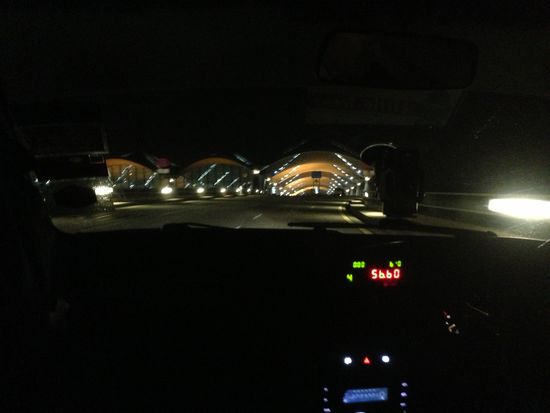 Die letzten Meter und wir sind am Airport nach fast 'ner Stunde