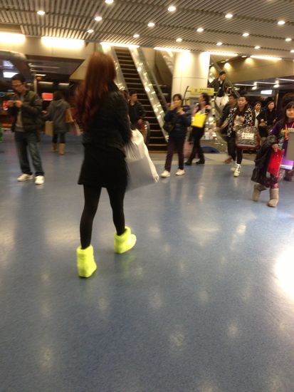 Trend 
Und da soll noch einer sagen, ICH habe immer verrückte Schuhe an 