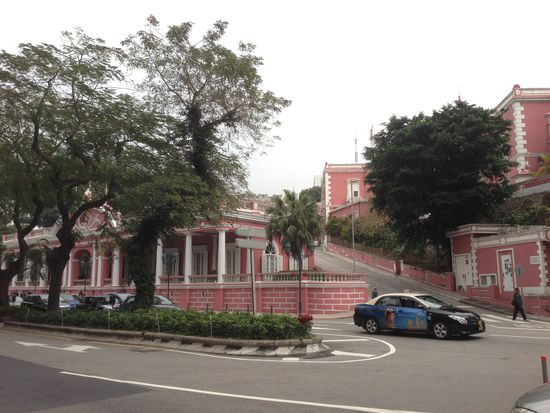 Es ist sofort zu erkennen, dass hier mal die Portugiesen "zu Gange" waren