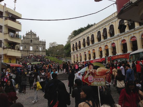 Hier muss es irgendwo etwas umsonst geben, da es ein lustiges Gewusel ist...