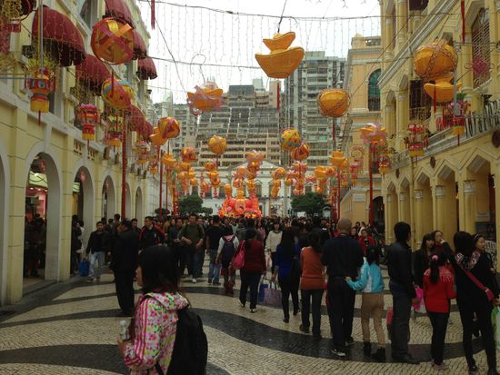 Angekommen an der berühmten Fußgängerzone (Senatsplatz) können...